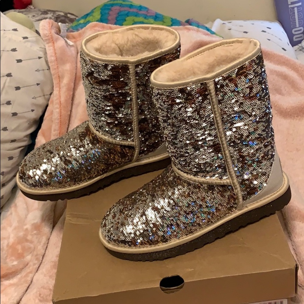 Sequence UGGs - Picture 3 of 6
